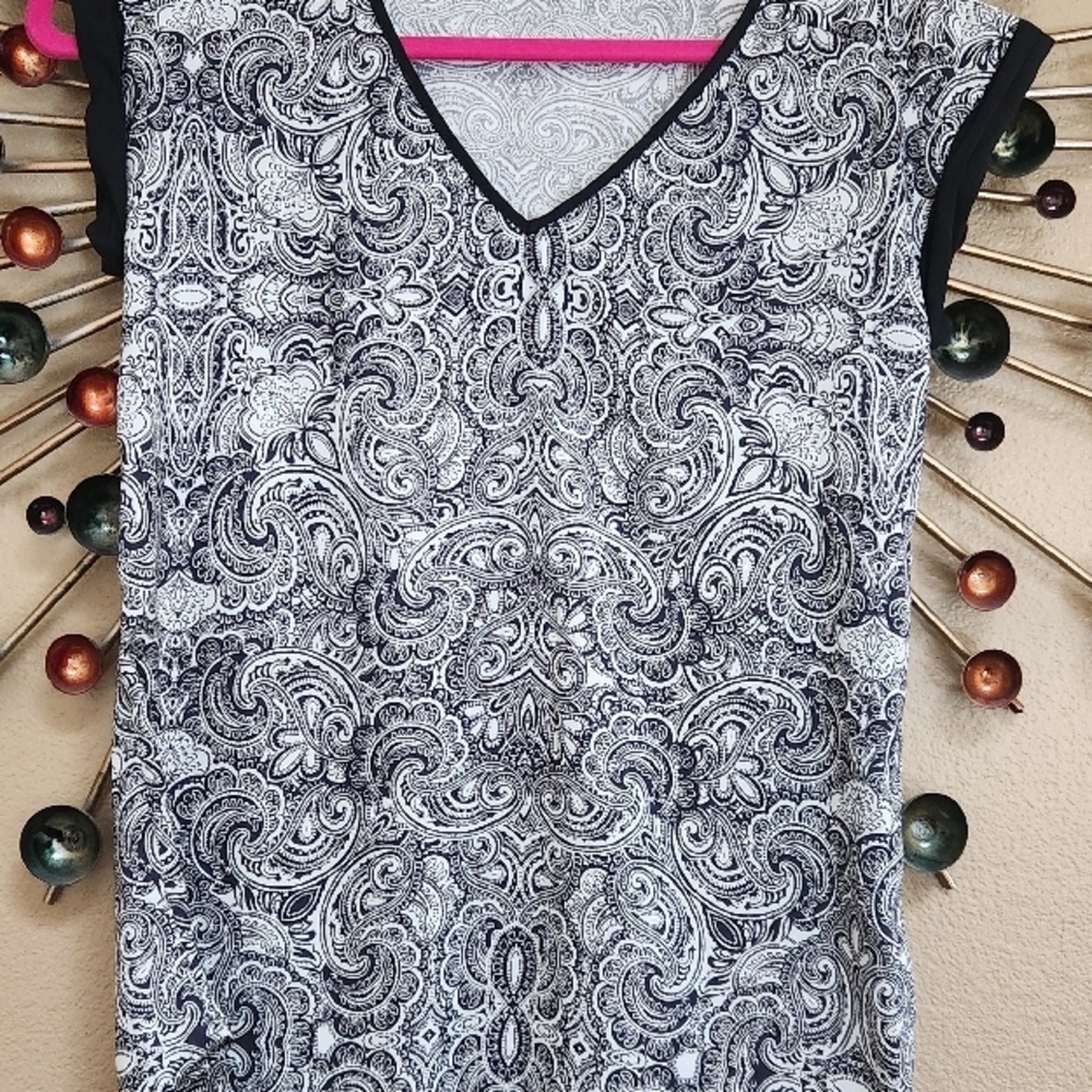 Black and White Paisley Women's Top